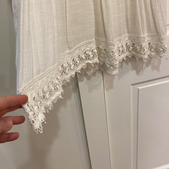 Eyelet and crochet tunic - Picture 4 of 4